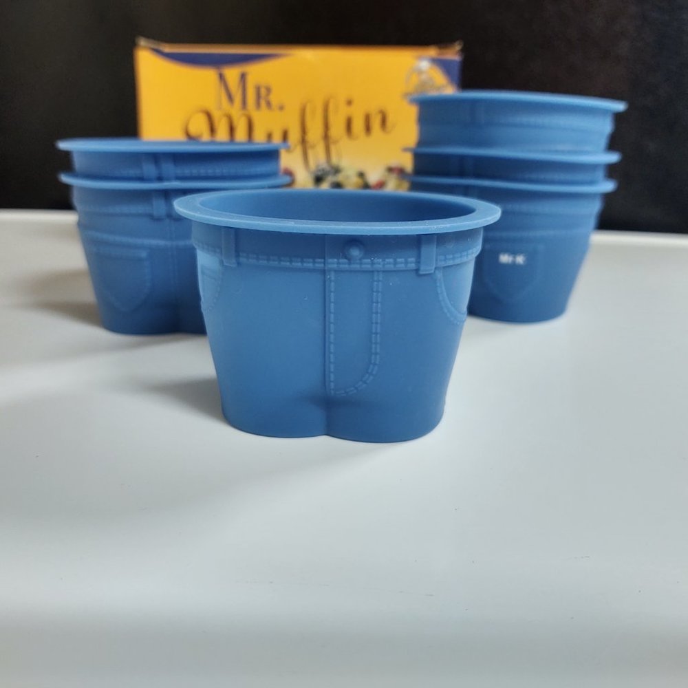 MR. KITCHEN'S SILICONE MUFFIN JEAN BUTT BAKING MOLDS NOVELTY BAKE SET